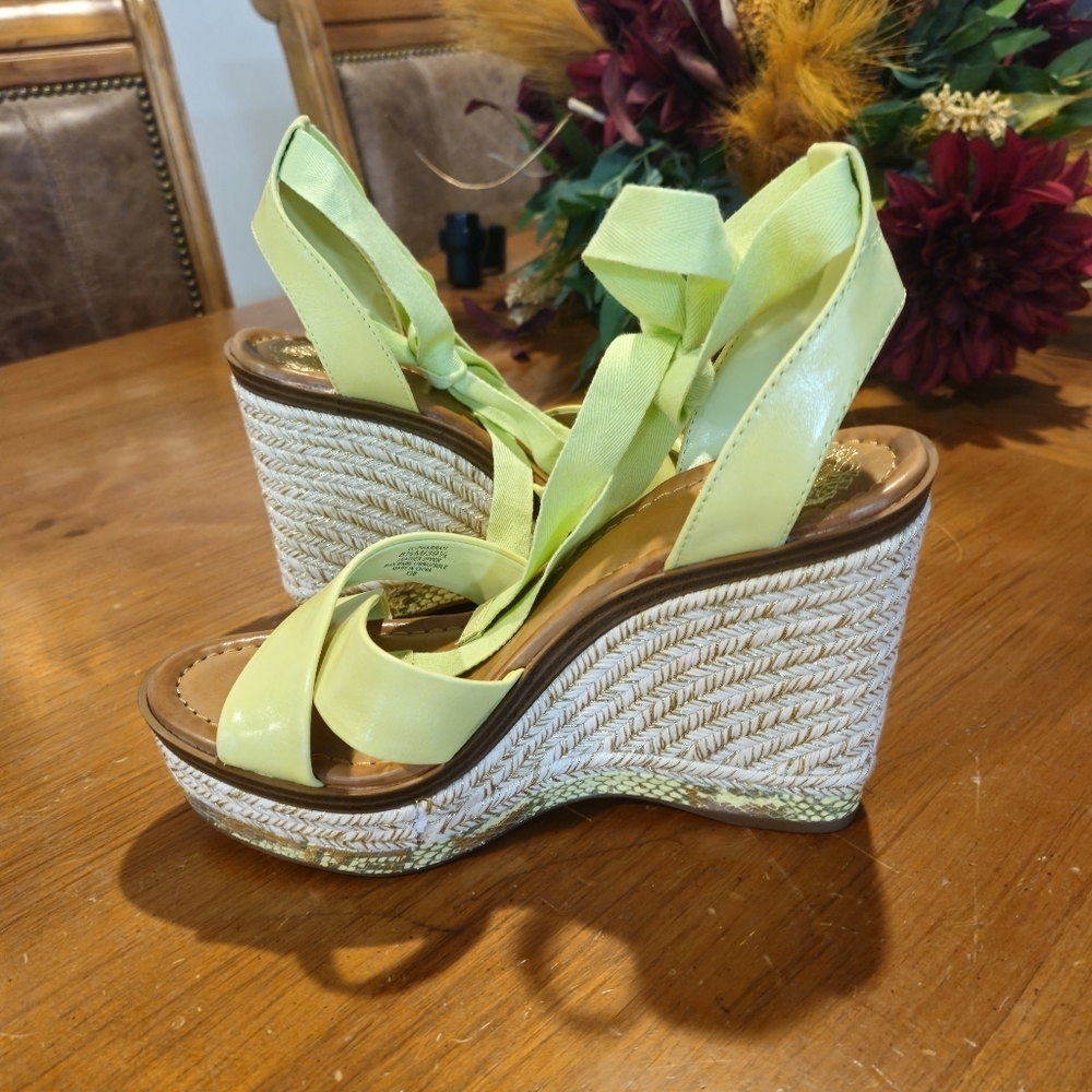 Vince Camuto Pharrah Yellow Leather Espadrille Wedge Sandal 8.5 NWT - Picture 2 of 9